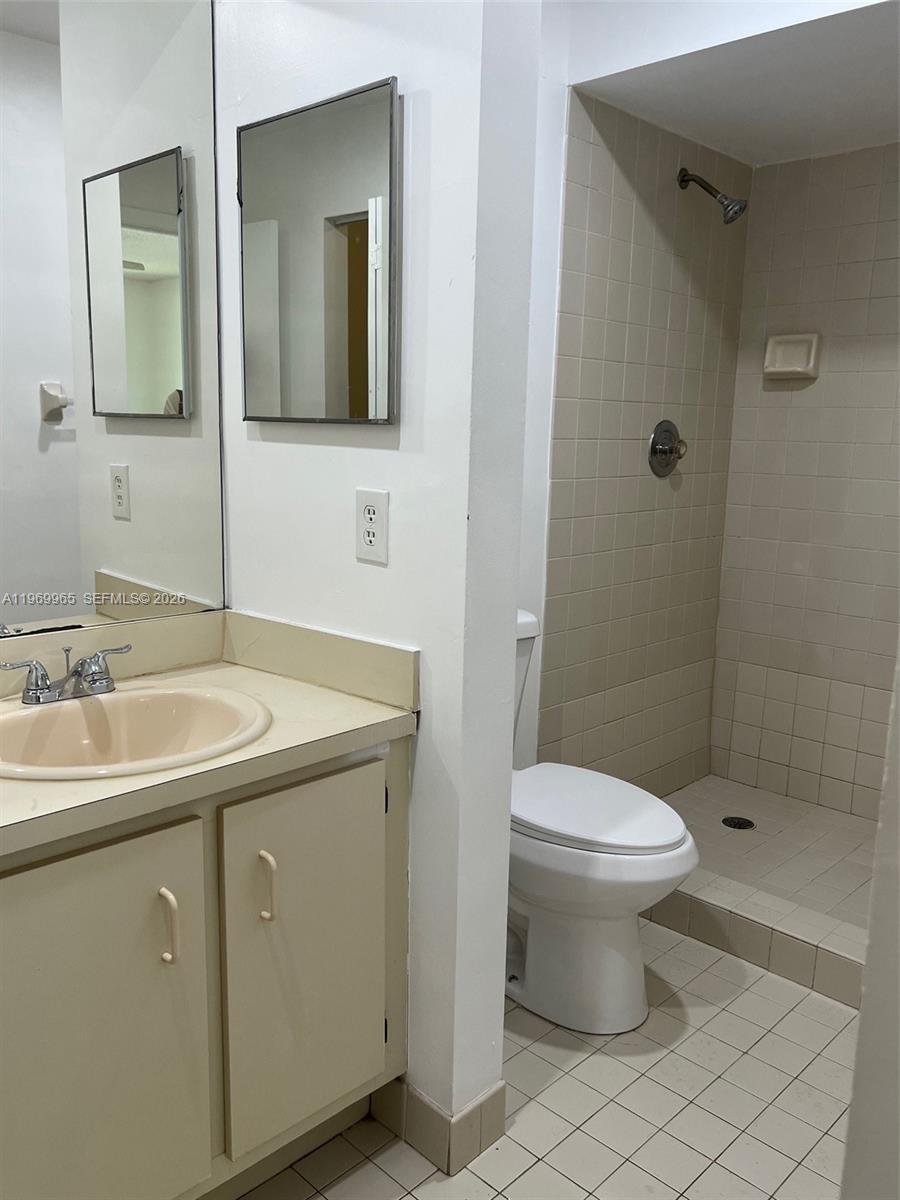 CARMEL LAKES CONDO NO 4 - Residential Lease