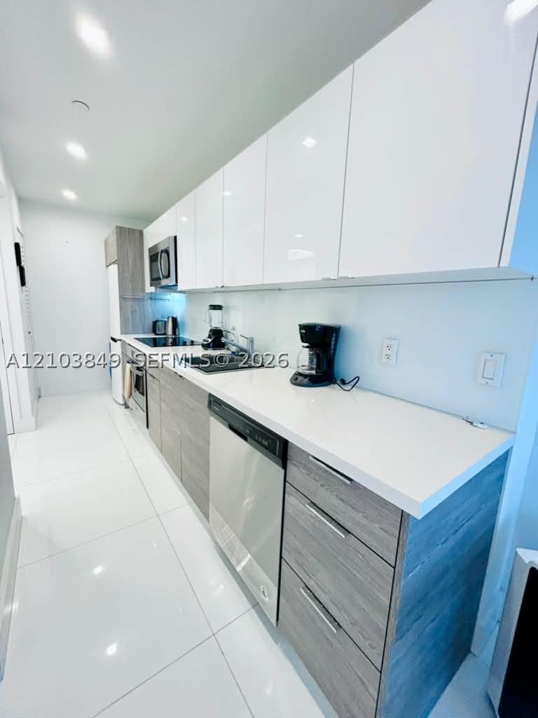 100 Lincoln Rd 1645