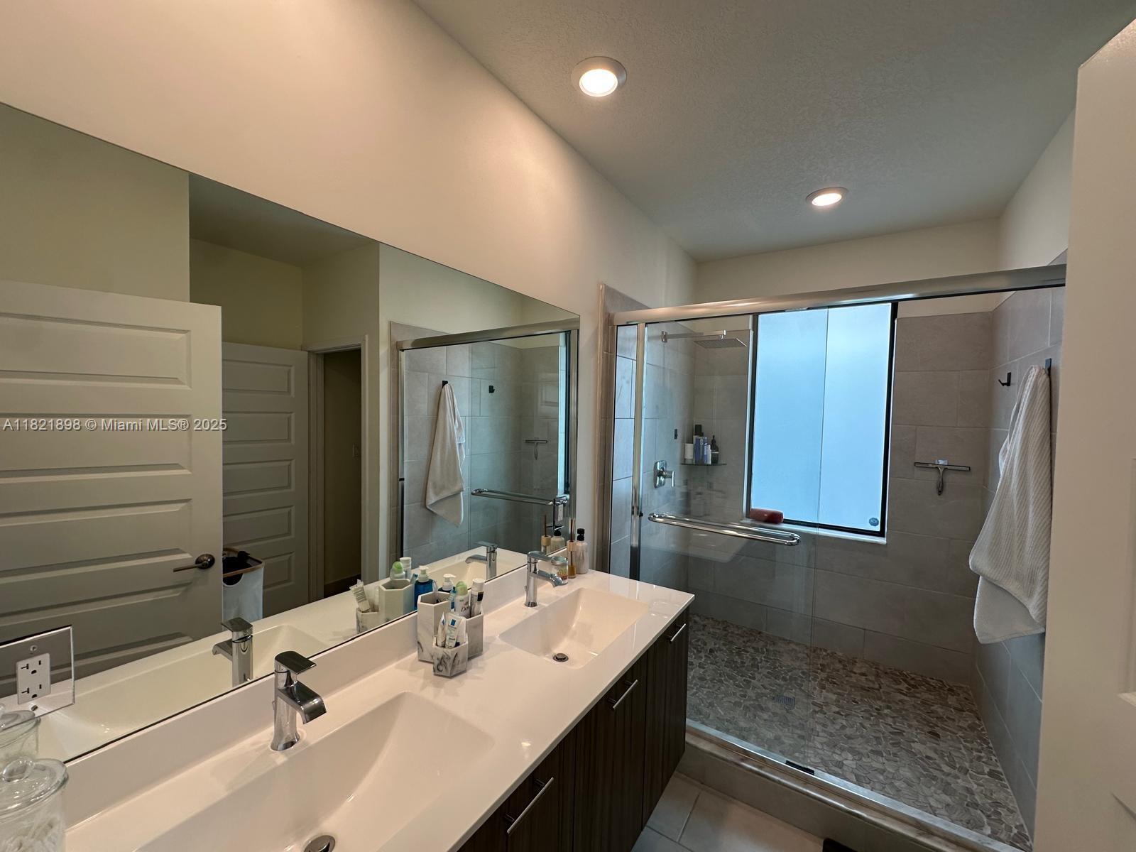 URBANA AT THE RESIDENCES - Residential