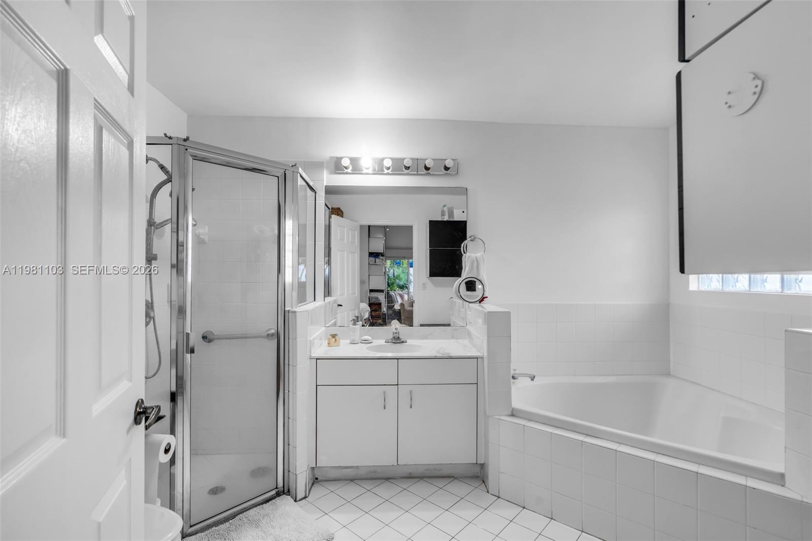 DORAL ISLES CAYMAN - Residential