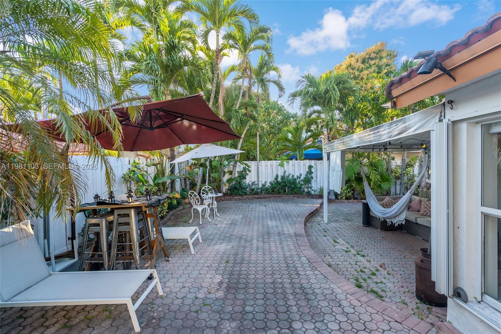 DORAL ISLES CAYMAN - Residential