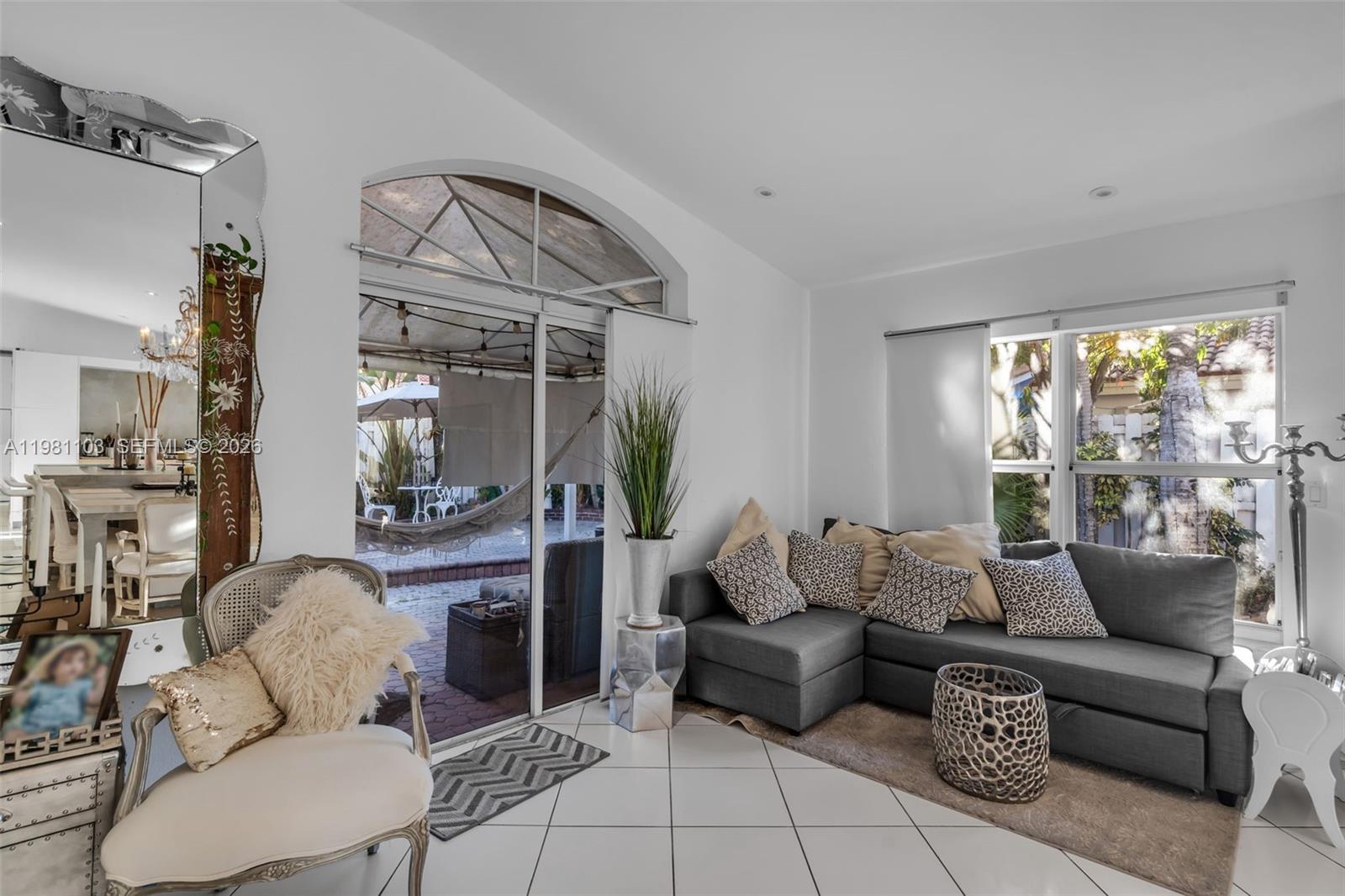 DORAL ISLES CAYMAN - Residential