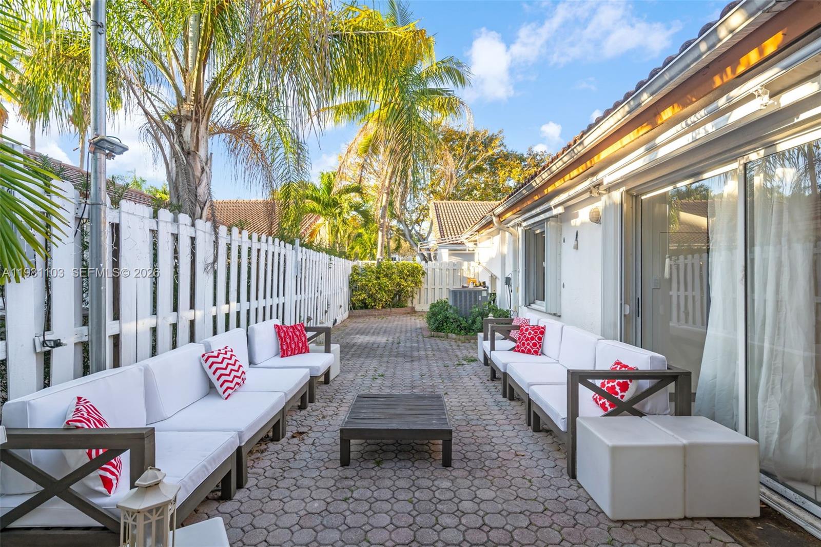 DORAL ISLES CAYMAN - Residential