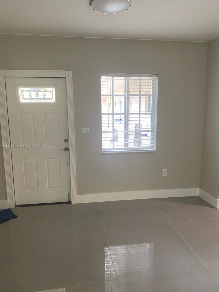 Rental Property at 1300 Salzedo St 3, Coral Gables, Broward County, Florida - Bedrooms: 2 
Bathrooms: 1  - $2,750 MO.