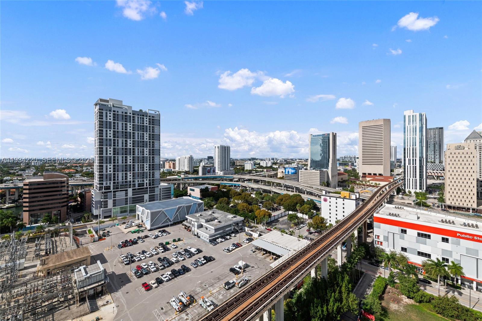 IVY CONDO - Residential