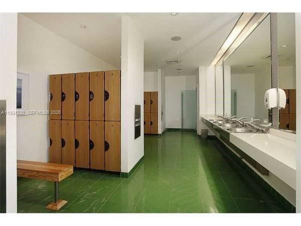 IVY CONDO - Residential