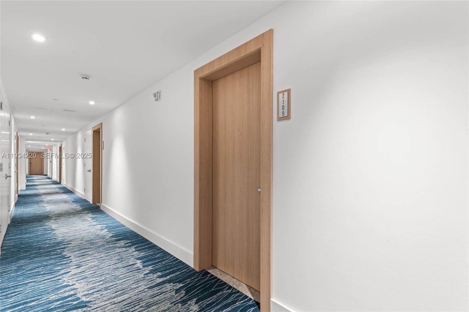 IVY CONDO - Residential