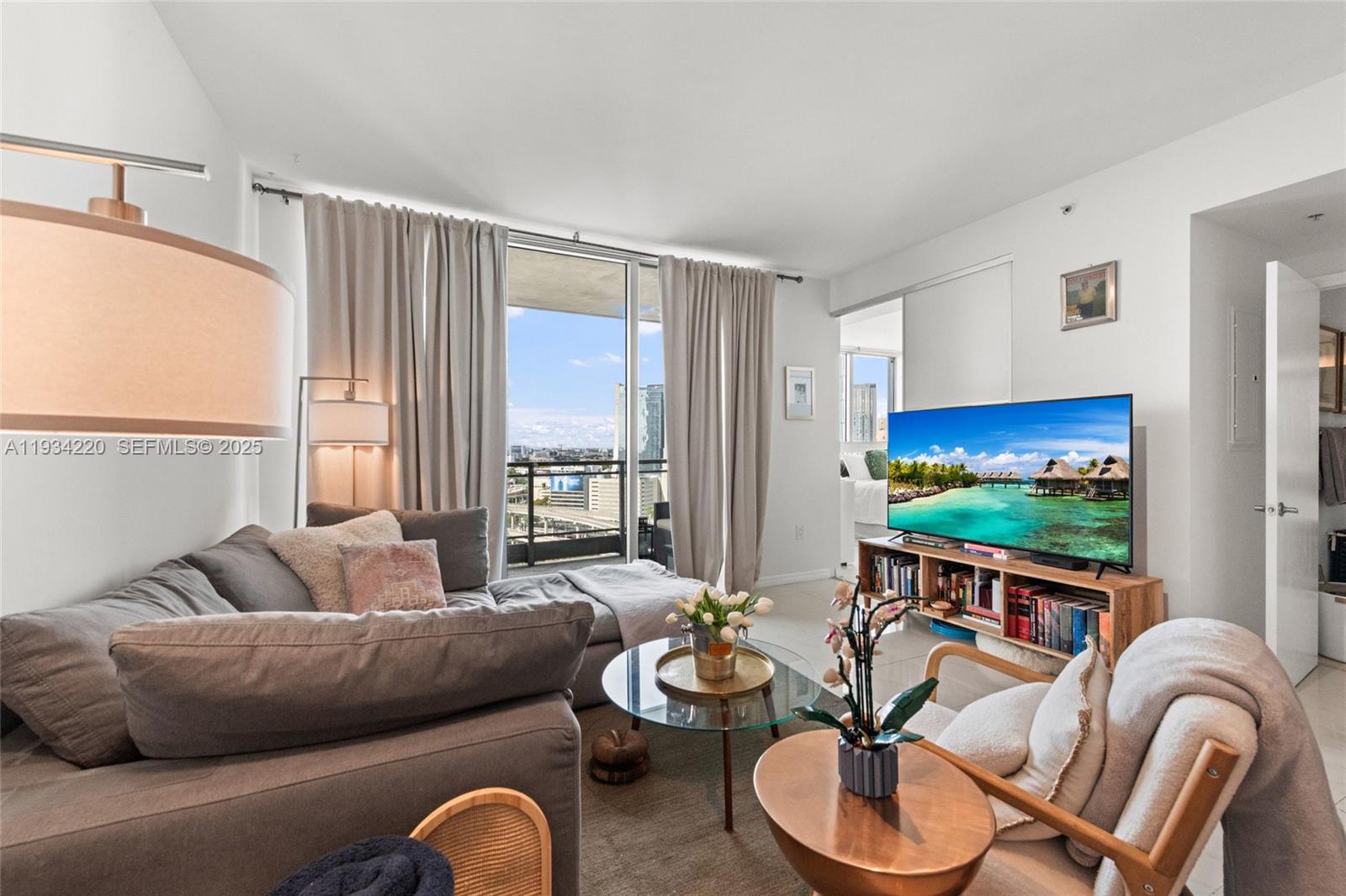 IVY CONDO - Residential