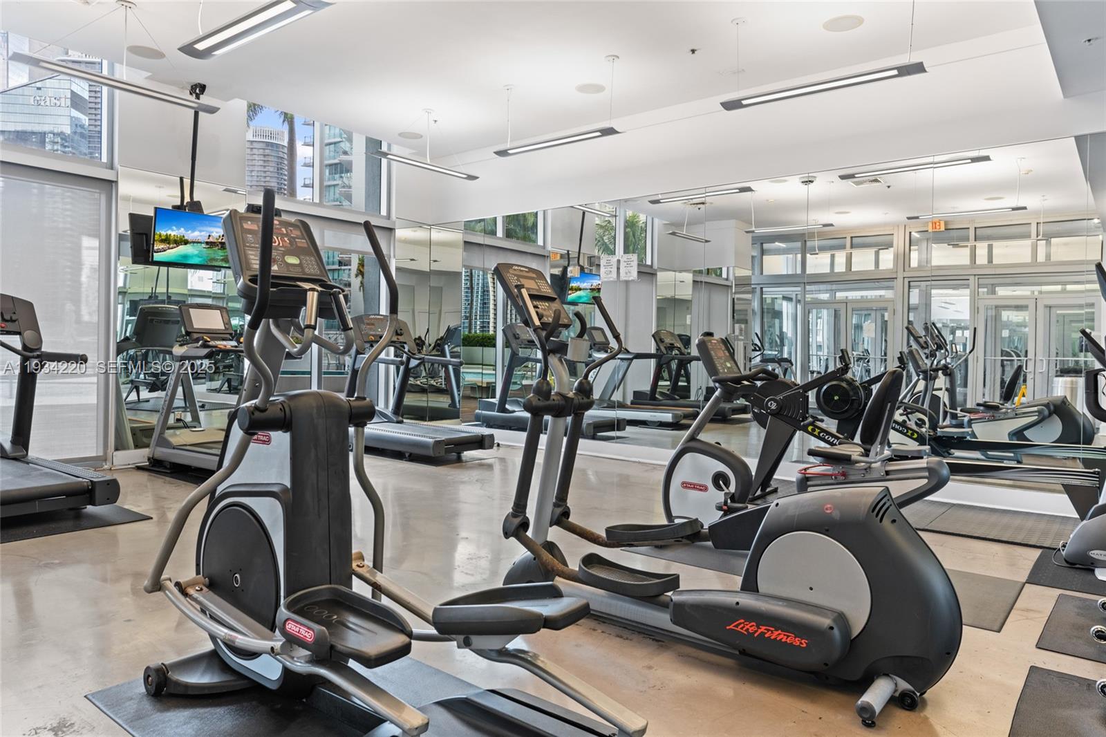 IVY CONDO - Residential