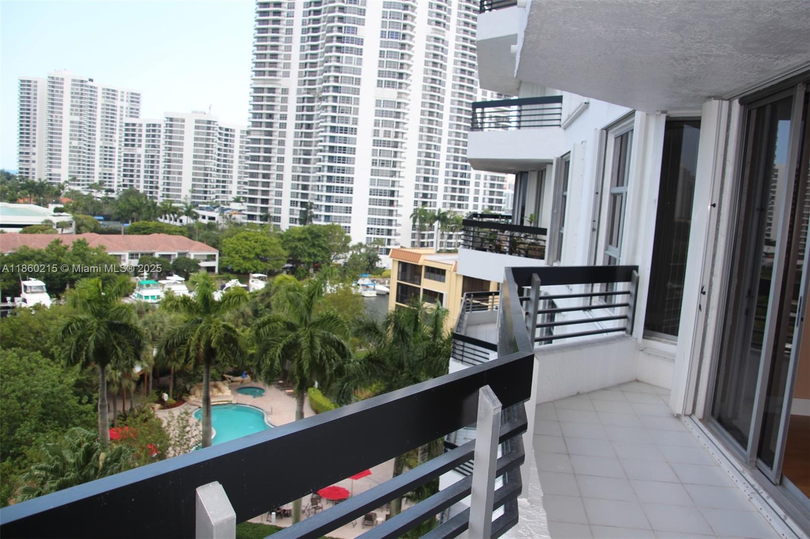 MYSTIC POINTE TOWER 600 C - Residential