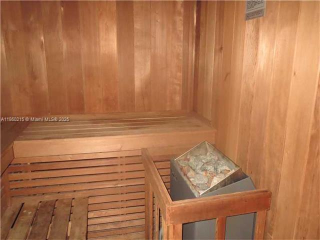 MYSTIC POINTE TOWER 600 C - Residential