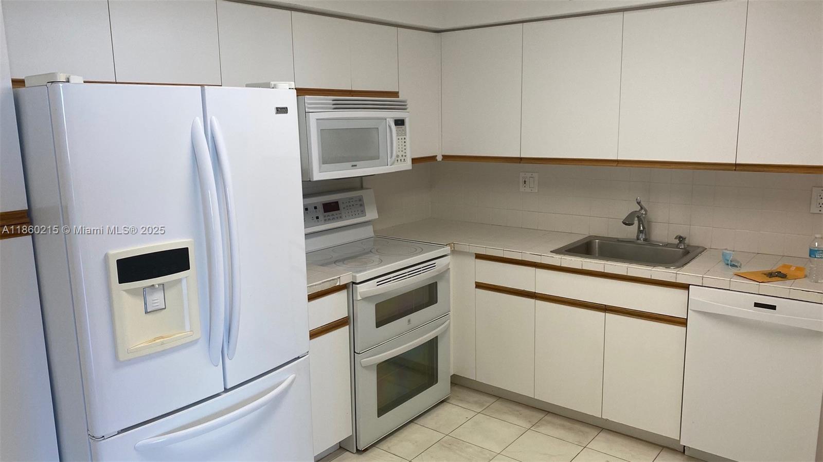 MYSTIC POINTE TOWER 600 C - Residential