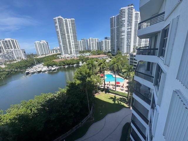 MYSTIC POINTE TOWER 600 C - Residential