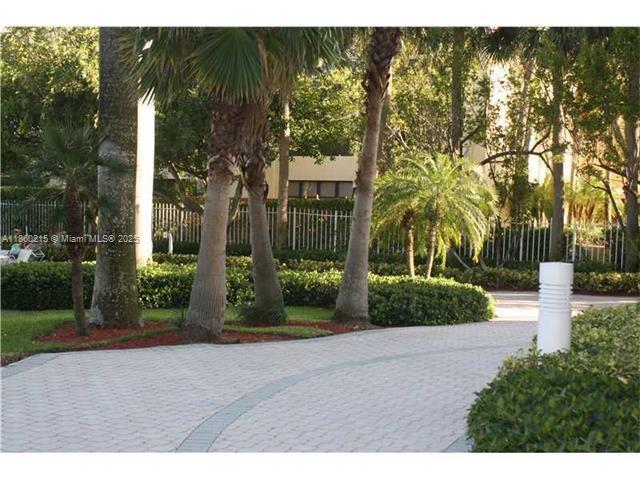 MYSTIC POINTE TOWER 600 C - Residential