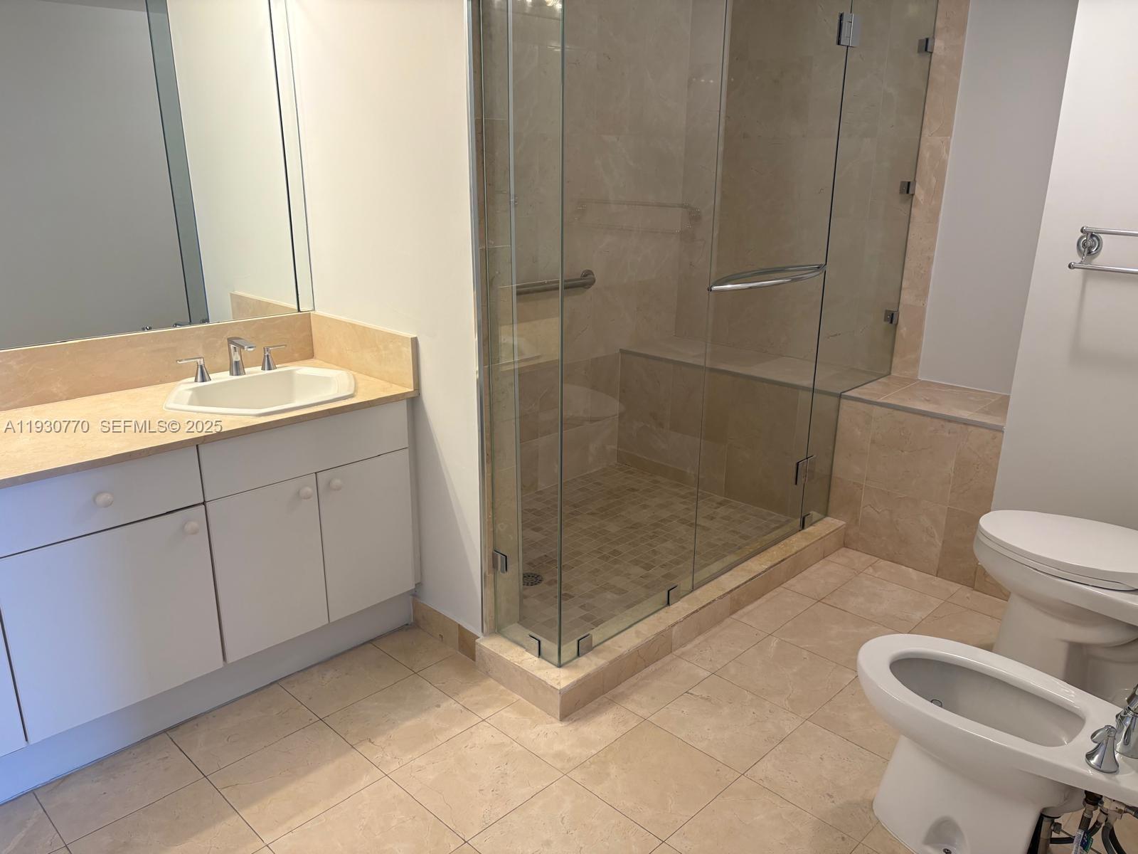 OCEAN 88 CONDOMINIUM - Residential