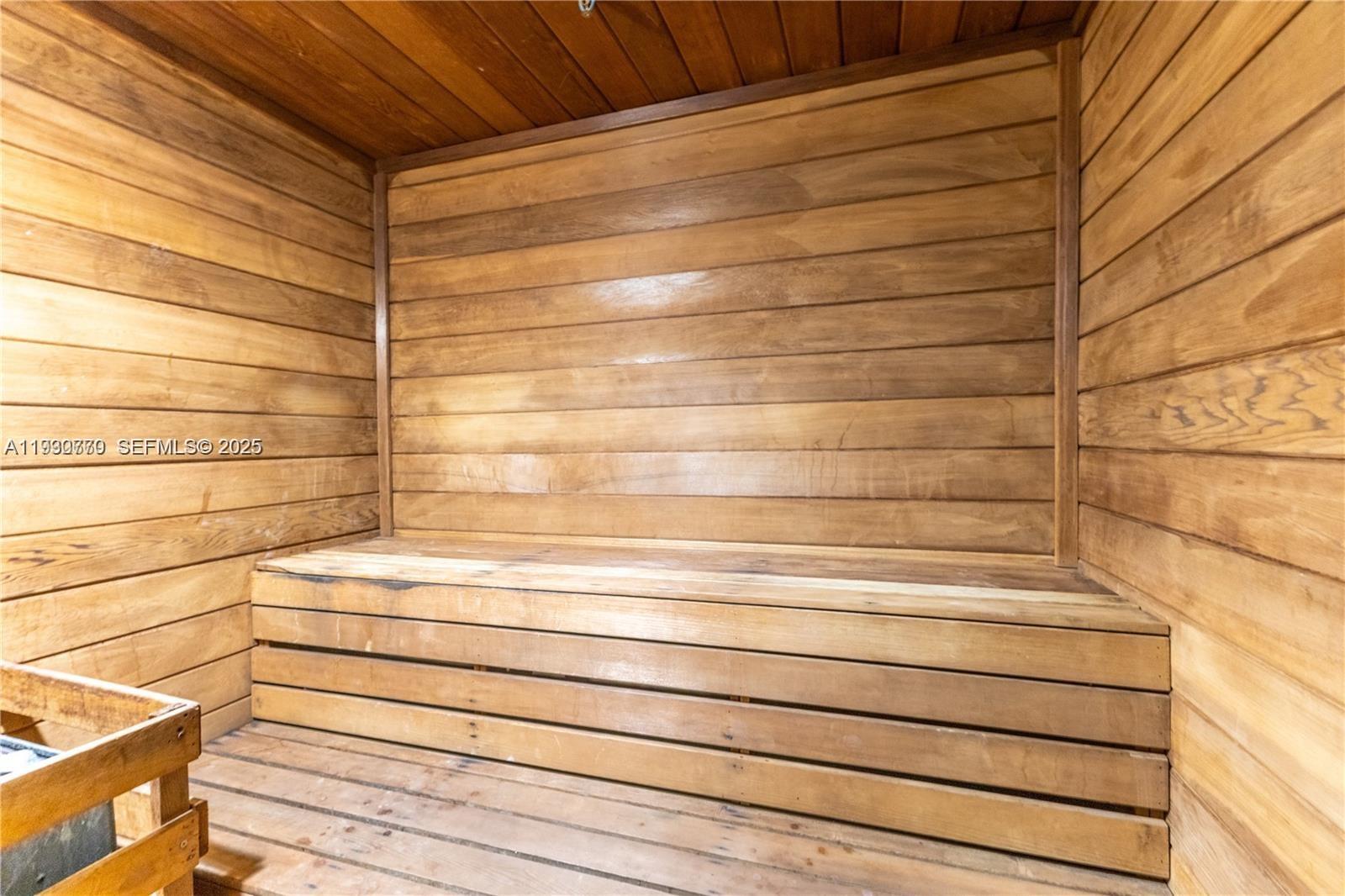 OCEAN 88 CONDOMINIUM - Residential