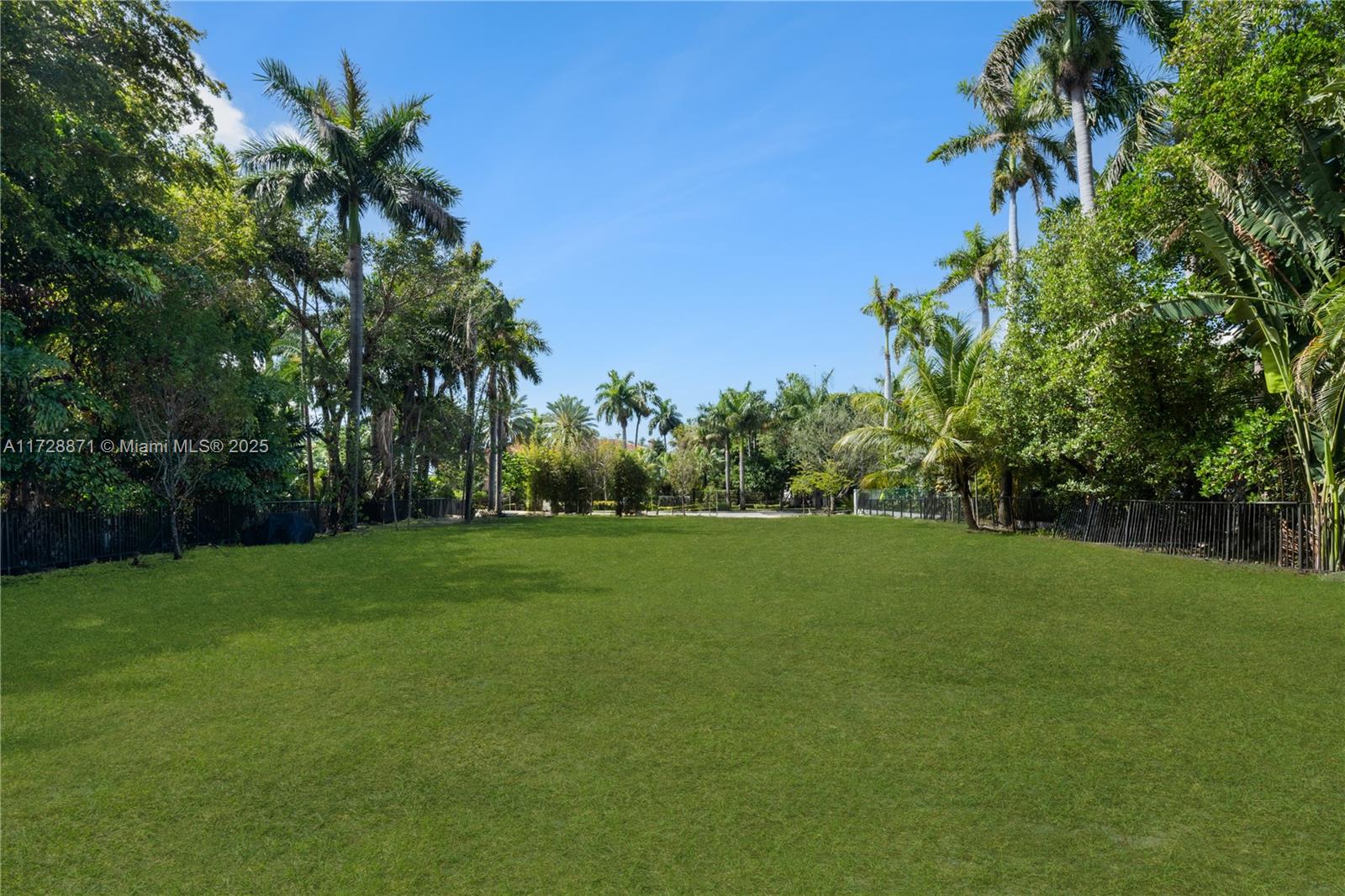 PALM ISLAND - Land