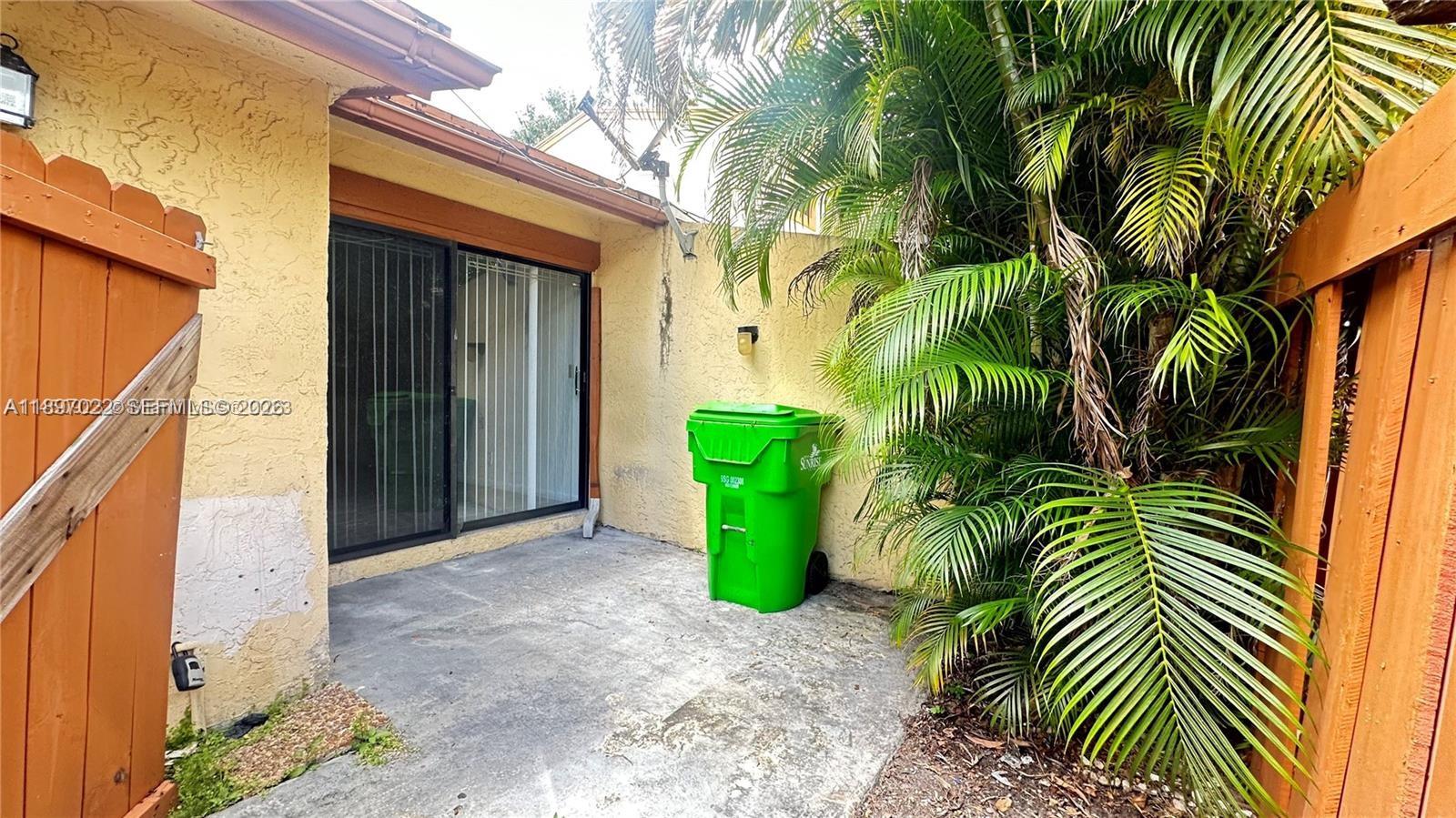 DEL RIO VILLAGE - Residential