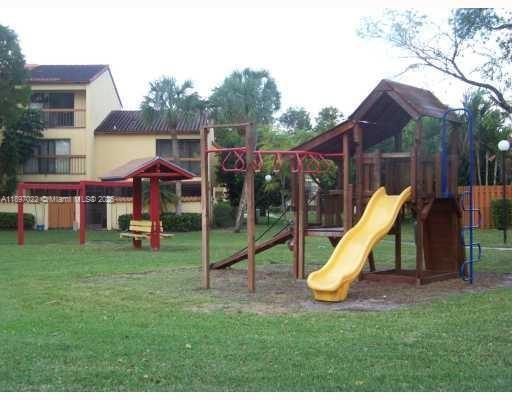 DEL RIO VILLAGE - Residential