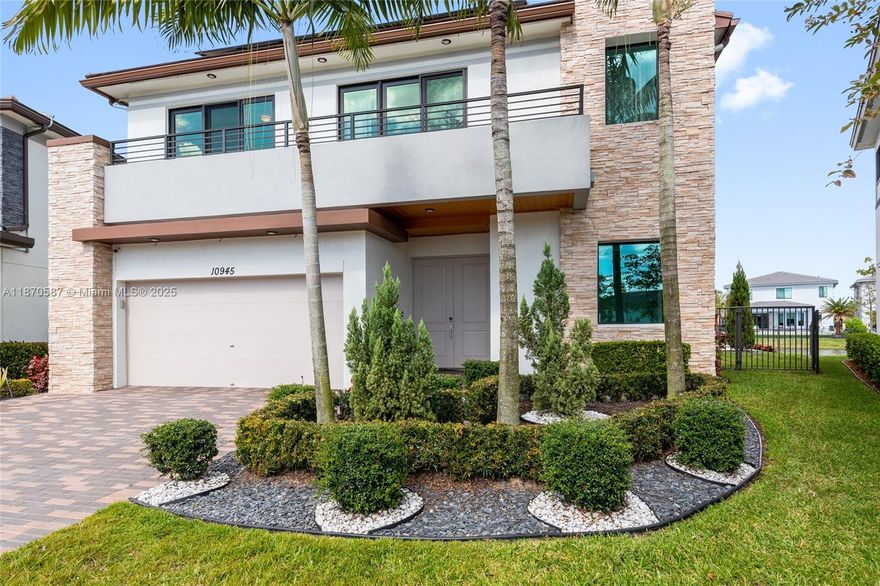 Stunning upgraded 5 Bedrooms, 4 Bathrooms home in the desirable city of Parkland, FL. Featuring Solar Panels for
low energy cost, striking balanced Landscaping Design in the front and back of the large, fenced lot, heated pool
and many more features. This beautiful home is in a Gated Community with a club house with limitless amenities
and impeccable design, where you can enjoy a resort-style living, pools, sport courts, state-of-the-art fitness
center, a place for all ages.