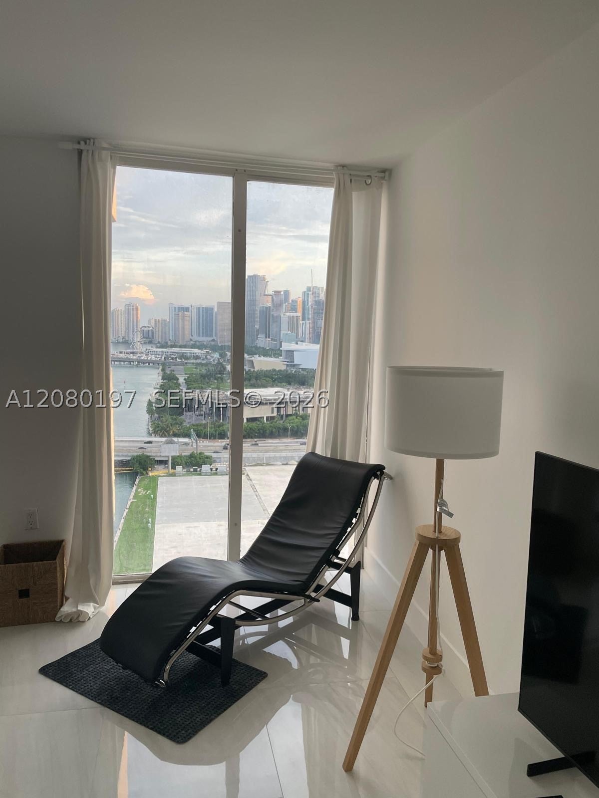 555 NE 15th St 27K