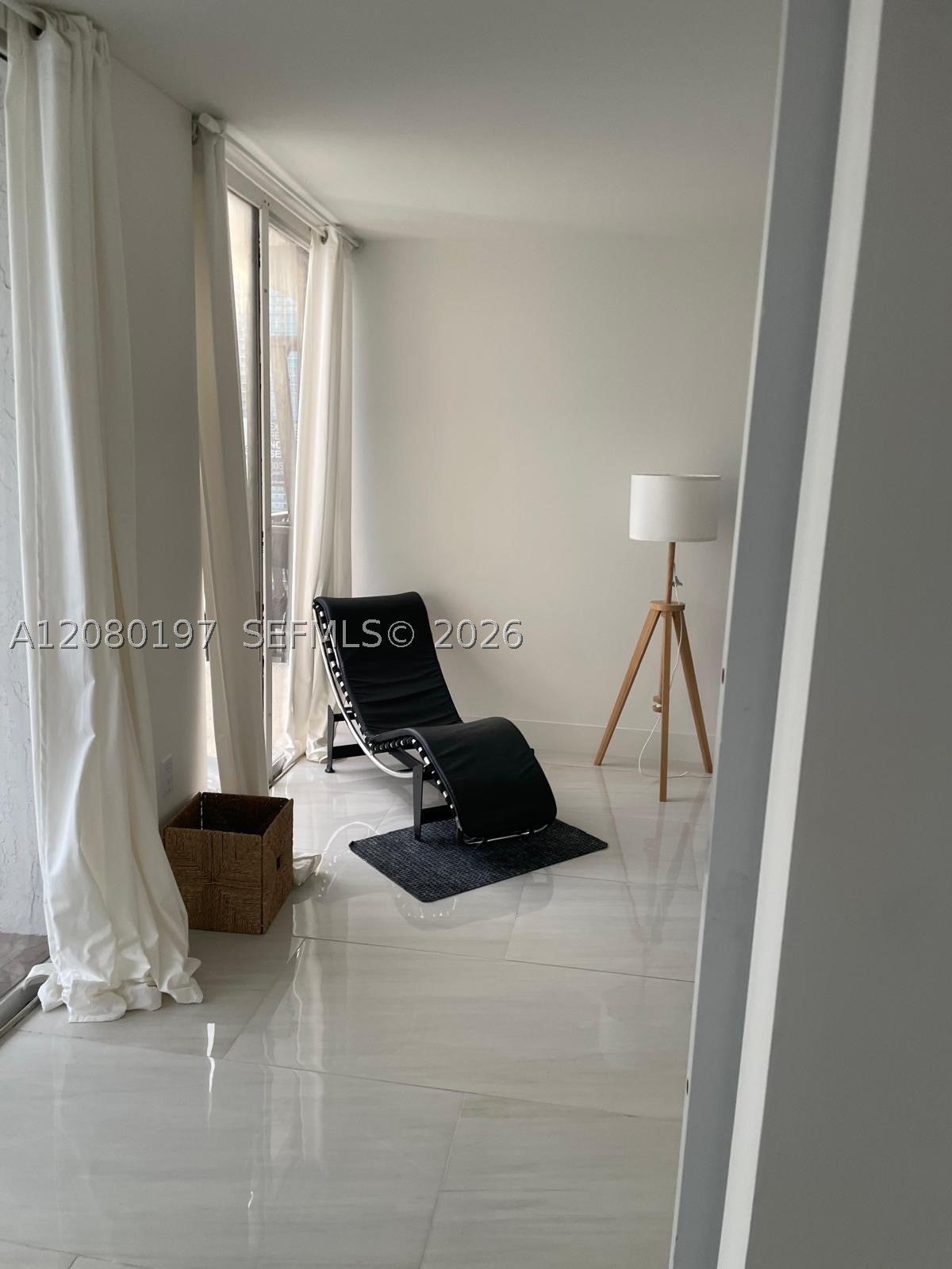 555 NE 15th St 27K
