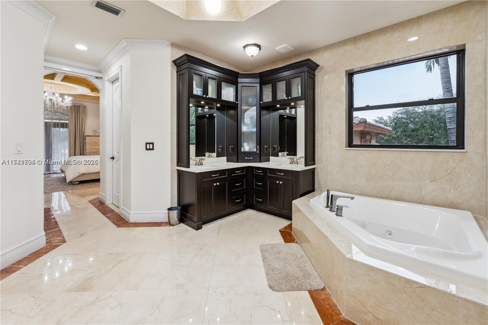 6TH ADDN TO ROYAL OAKS - Residential