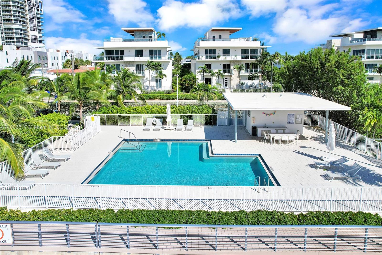 SEASIDE VILLAGE EAST COND - Residential