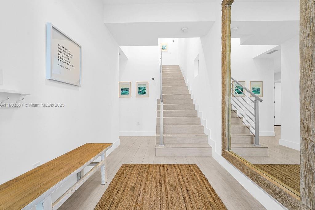 SEASIDE VILLAGE EAST COND - Residential