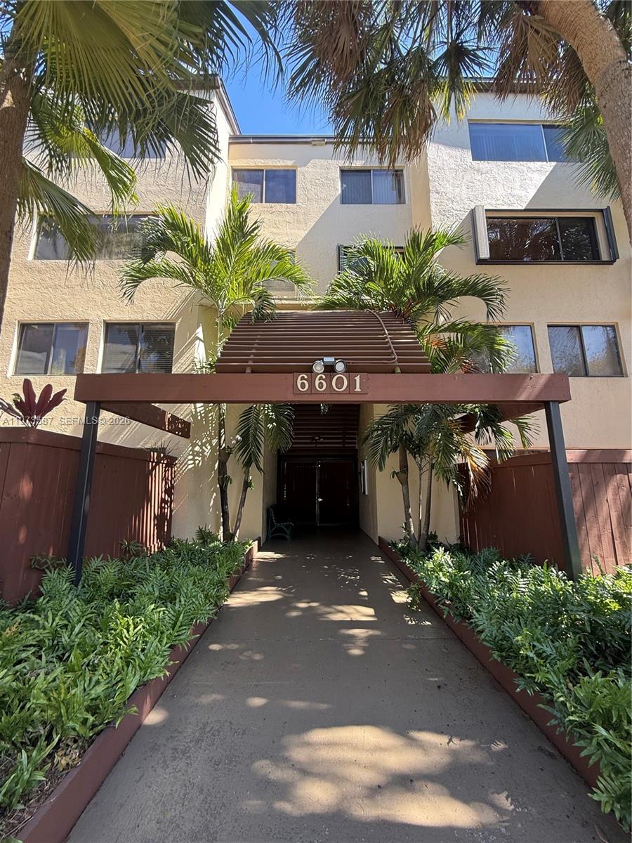 SEC 44 ATRIUMS AT SNAPPER - Residential