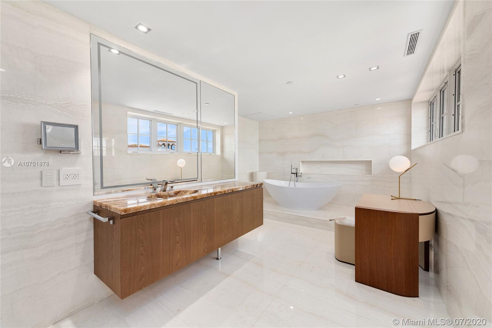 BAYVIEW FISHER ISL CONDO - Residential