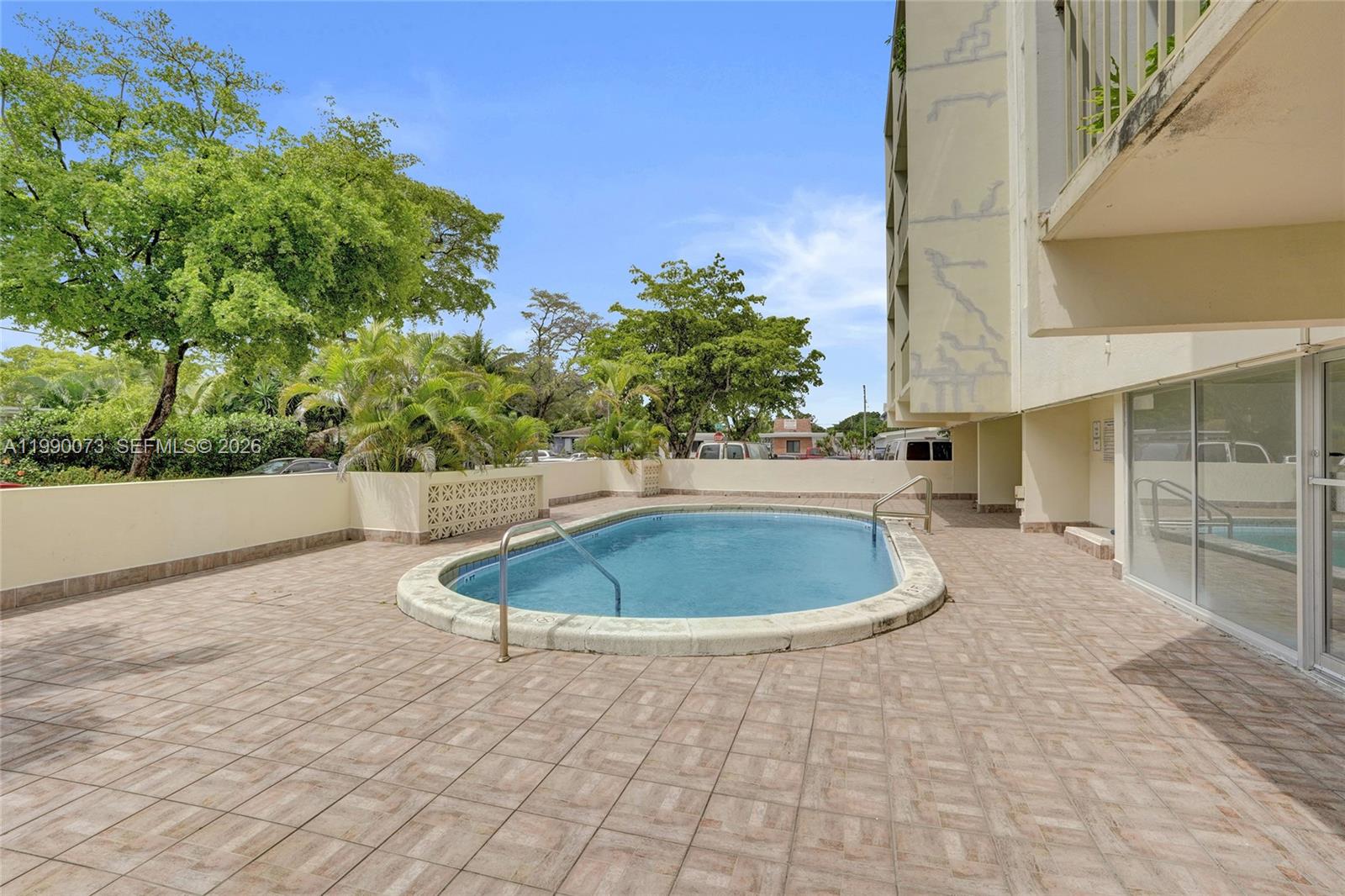 WINDWARD CONDO - Residential
