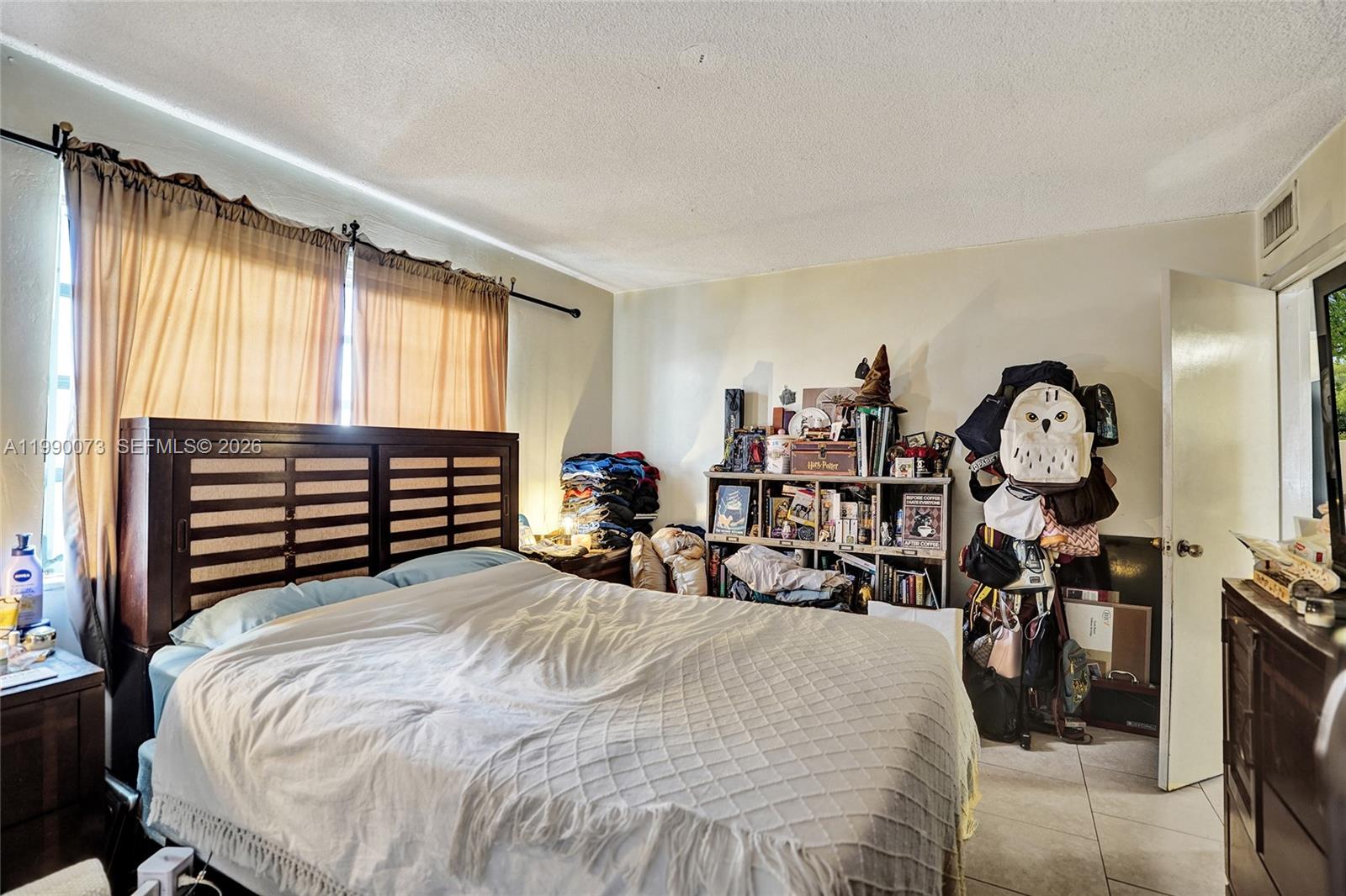 WINDWARD CONDO - Residential