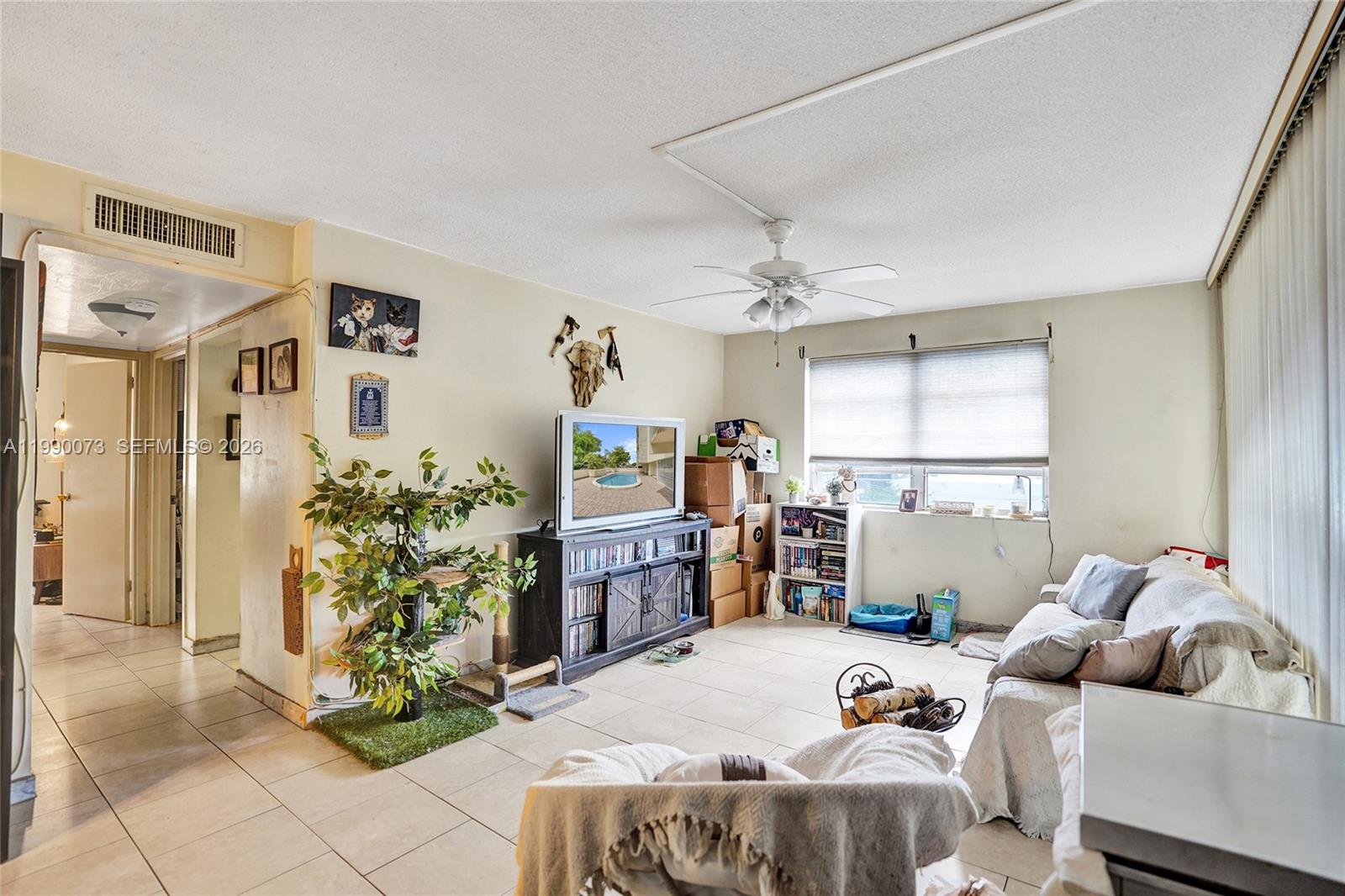 WINDWARD CONDO - Residential