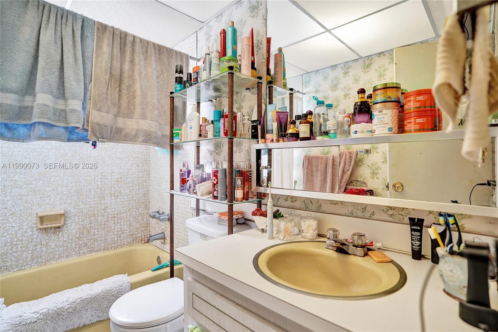 WINDWARD CONDO - Residential