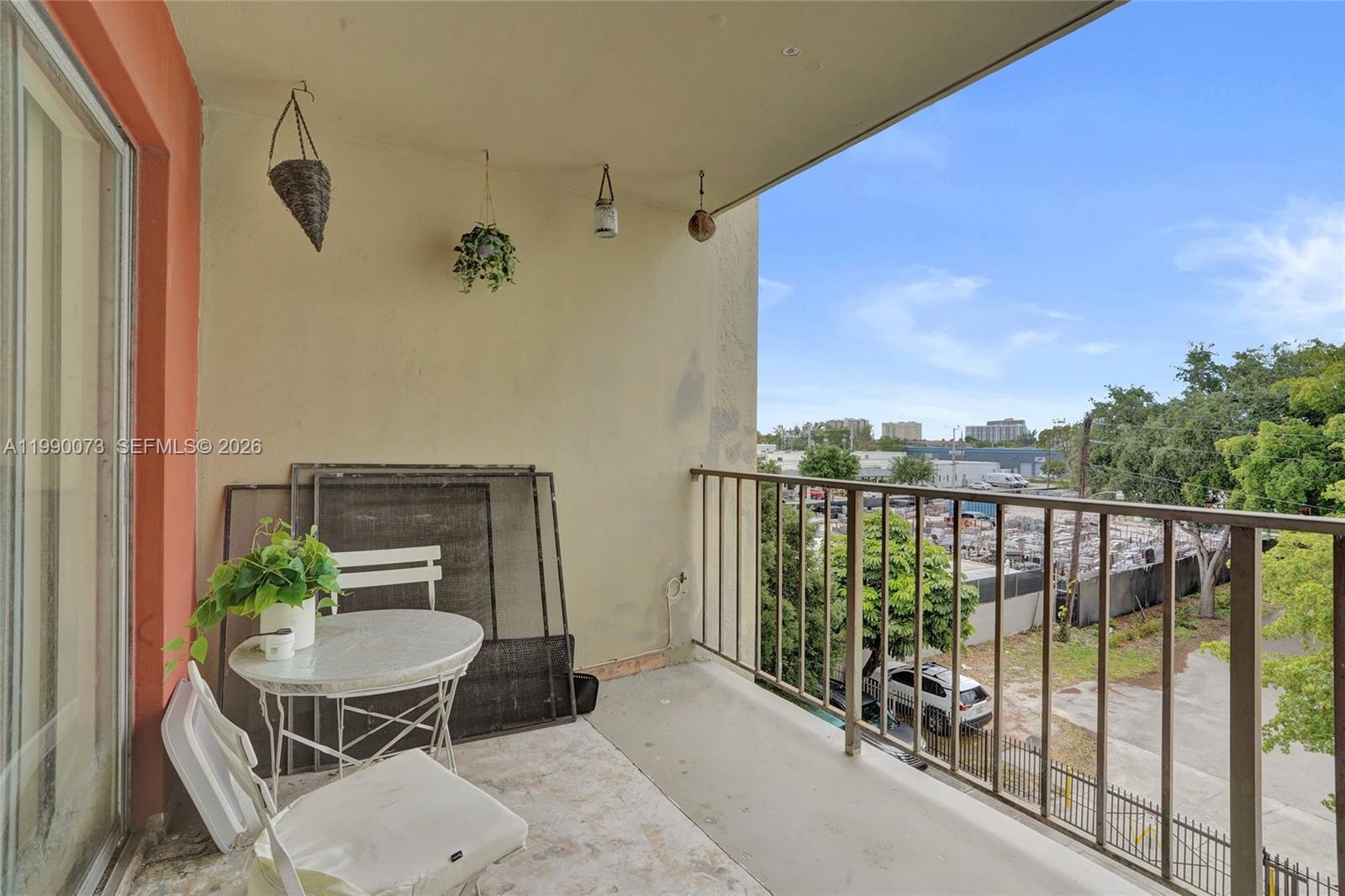 WINDWARD CONDO - Residential