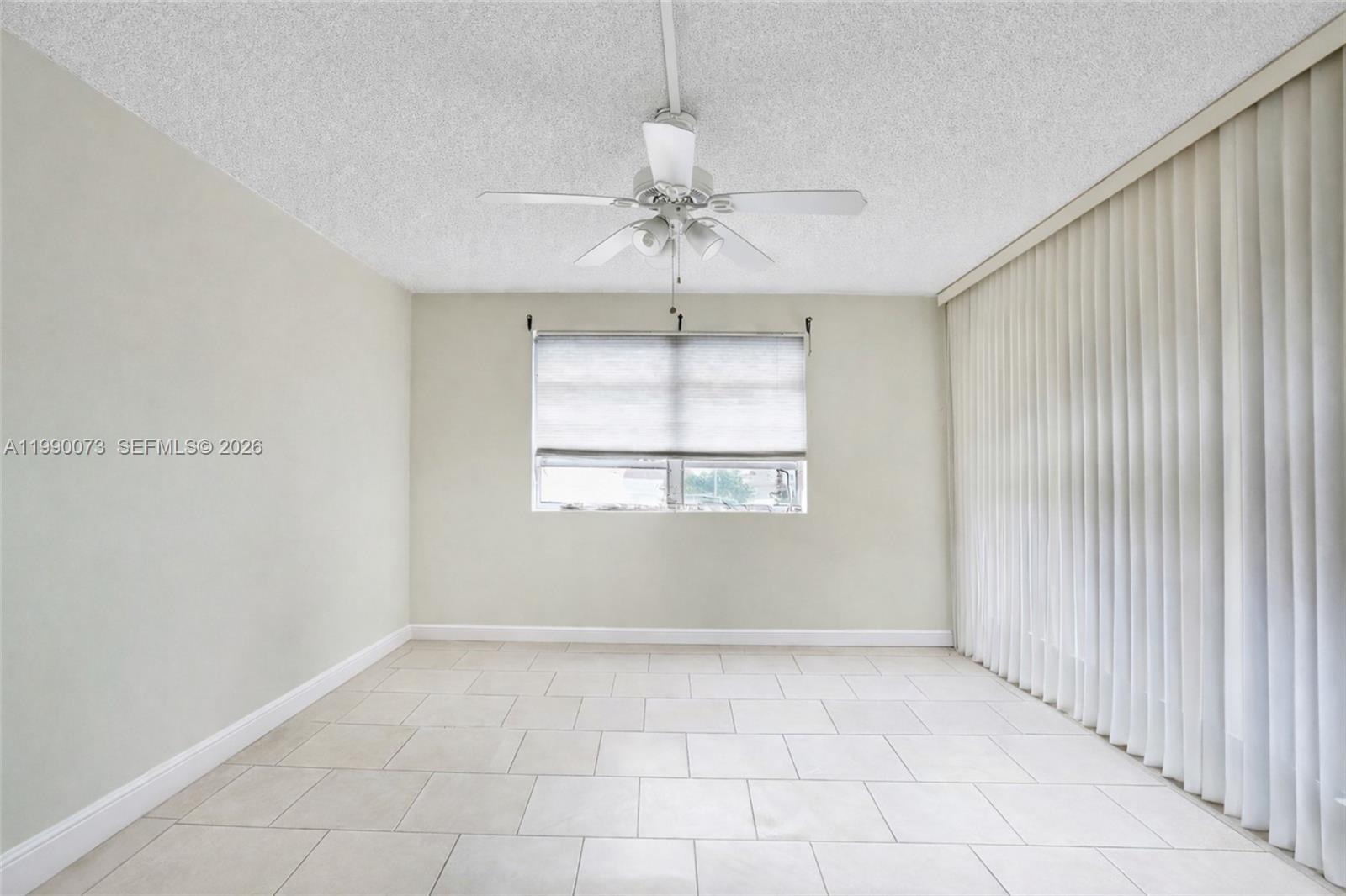 WINDWARD CONDO - Residential