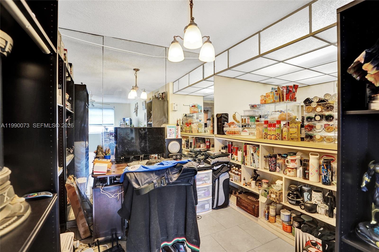 WINDWARD CONDO - Residential