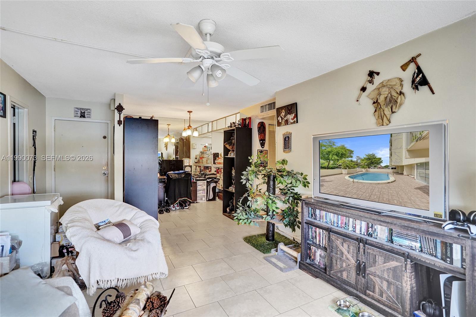 WINDWARD CONDO - Residential