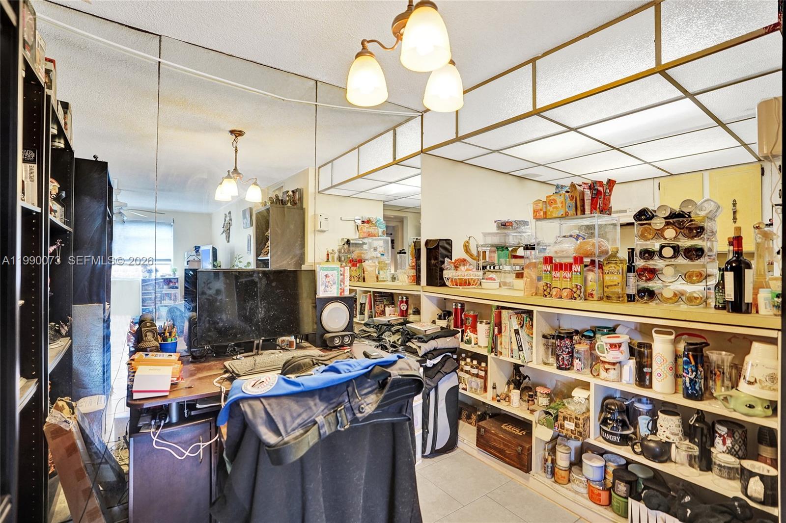 WINDWARD CONDO - Residential