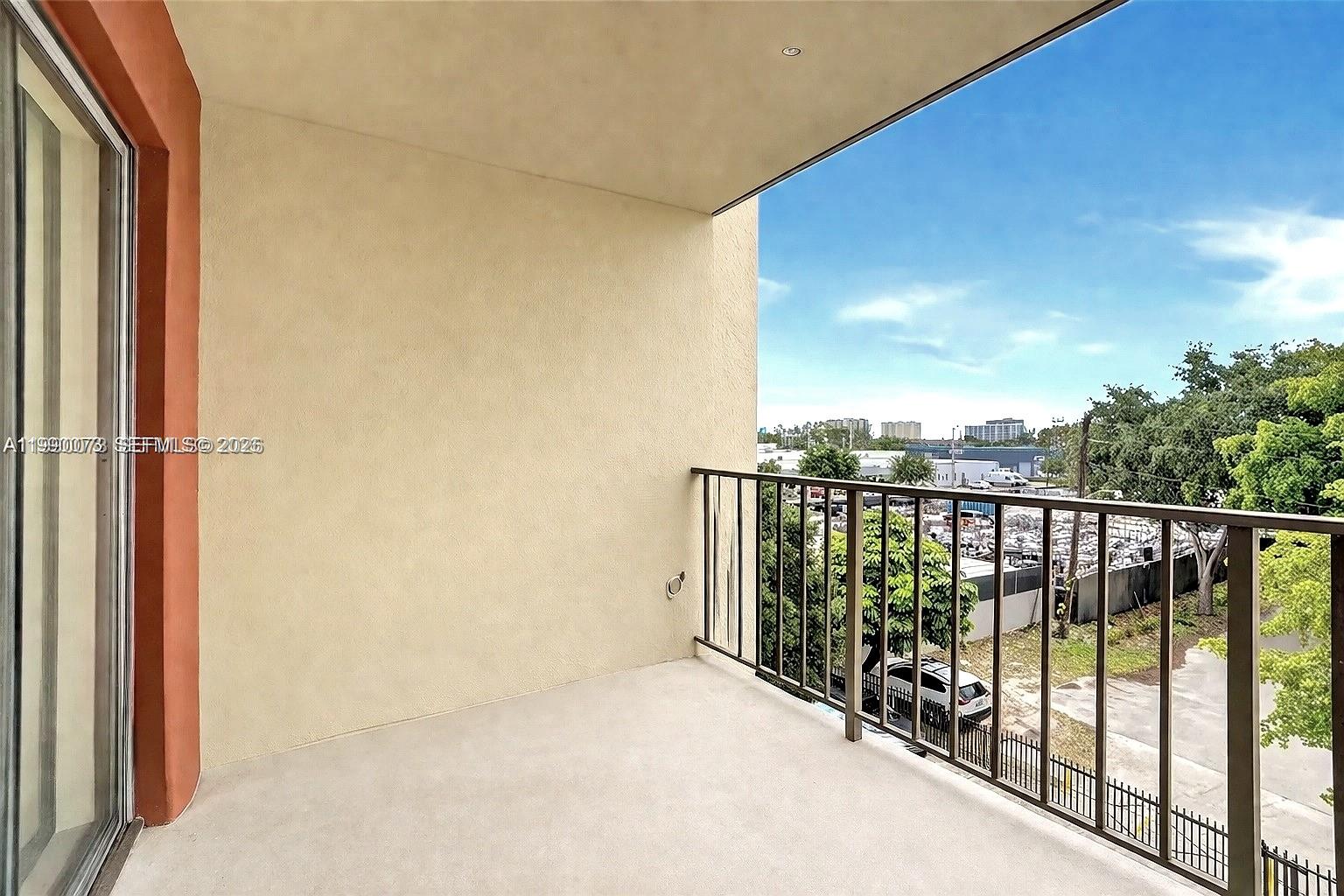 WINDWARD CONDO - Residential