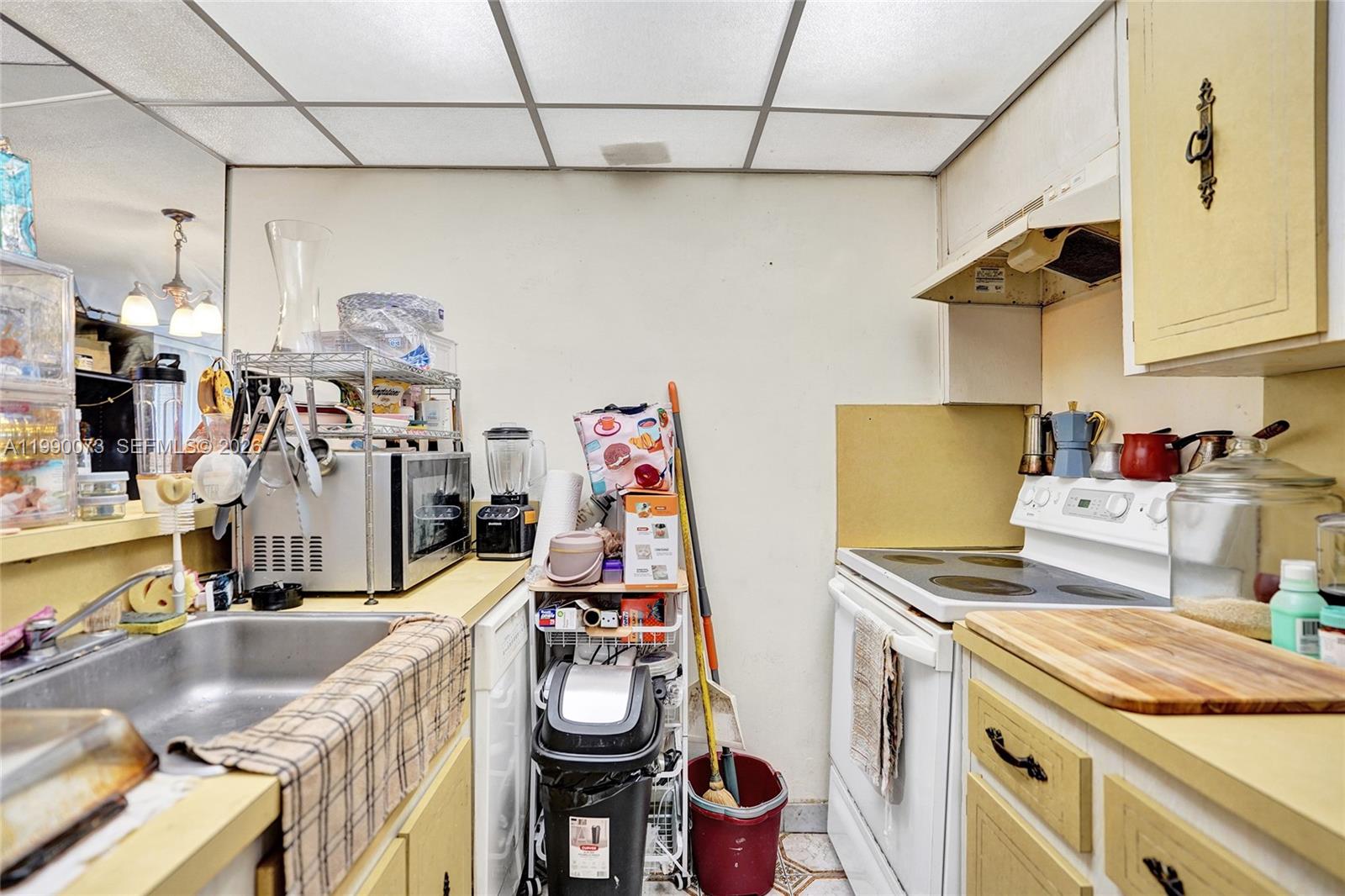 WINDWARD CONDO - Residential