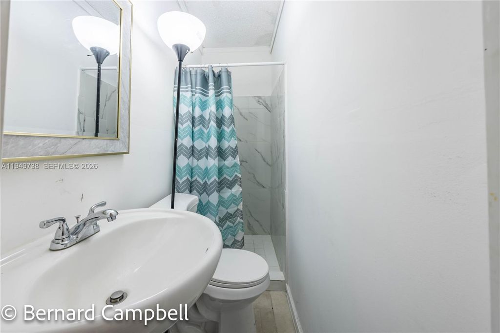 Photo of 129 SE 5th St #1-4, Hallandale Beach, FL 33009 (MLS # A11949738)