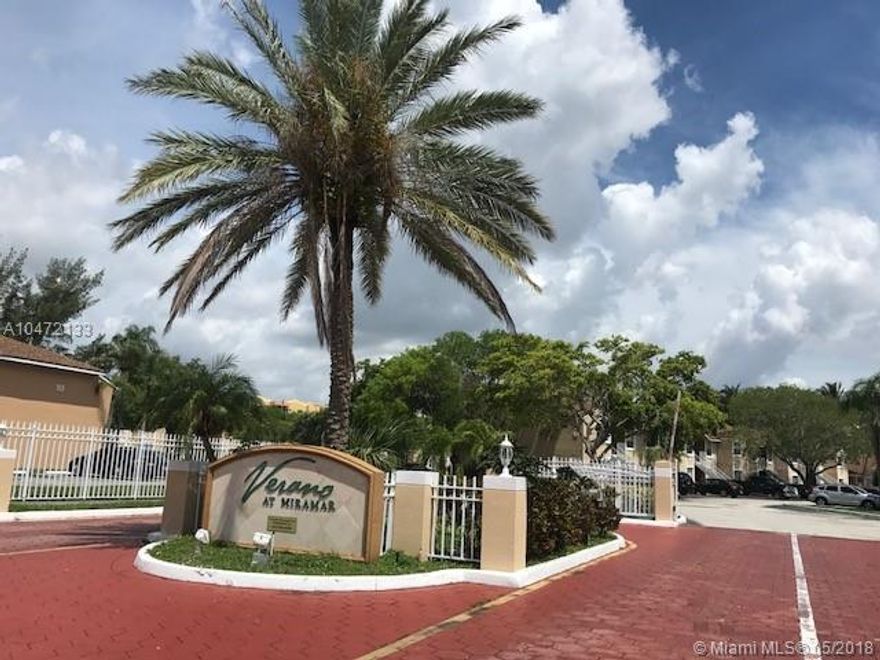 BEAUTIFUL APARTMENT IN A GATED COMMUNITY CLOSE TO EVERYTHING.  DO NOT MISS THIS UNIQUE OPPORTUNITY TO LIVE IN T HIS INCREDIBLE PLACE.
