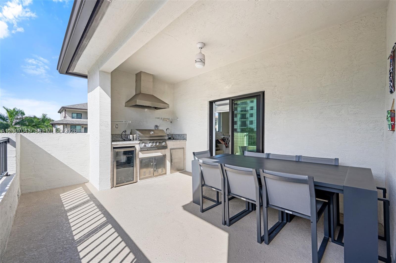 DOWNTOWN DORAL SOUTH PHAS - Residential