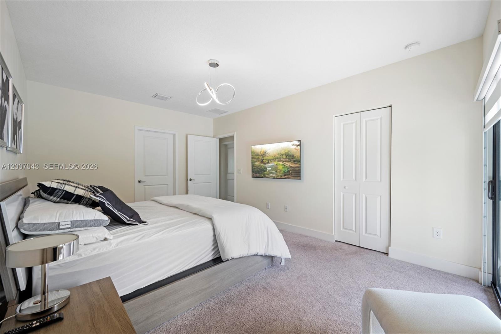 DOWNTOWN DORAL SOUTH PHAS - Residential