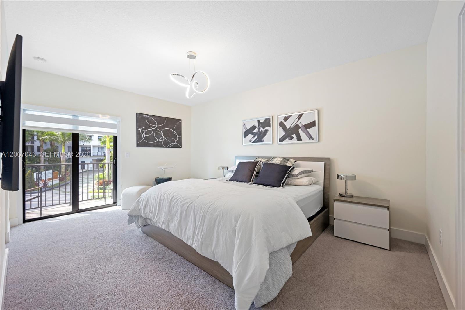 DOWNTOWN DORAL SOUTH PHAS - Residential