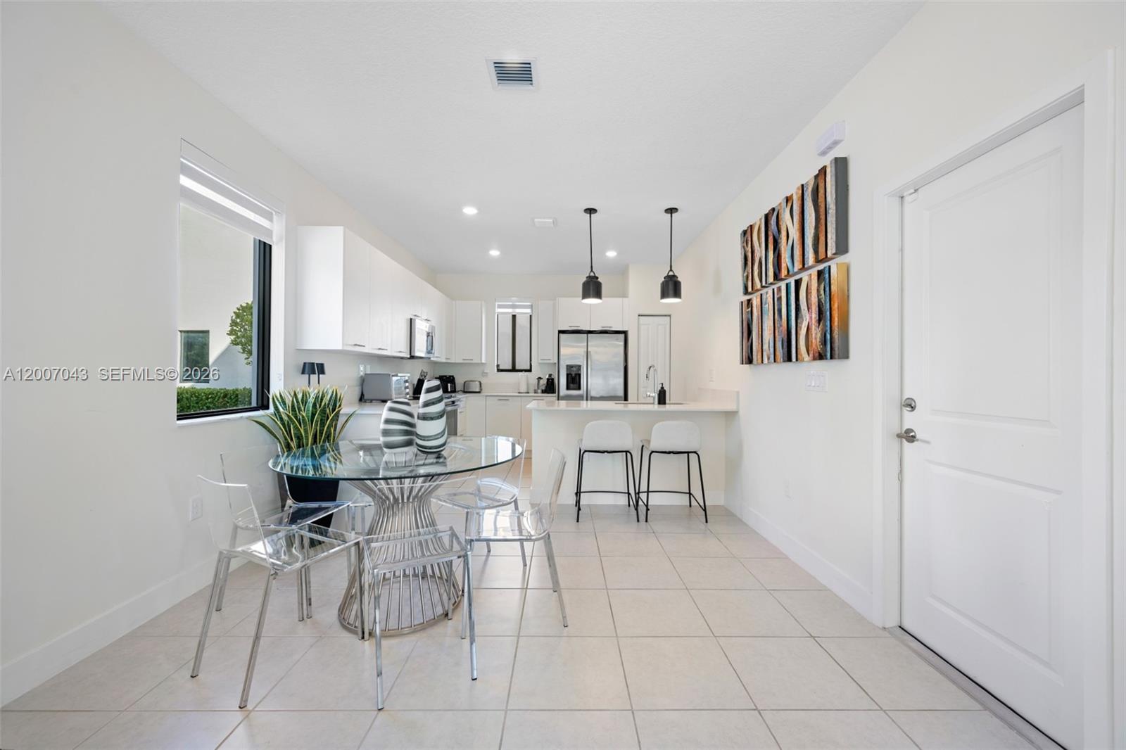 DOWNTOWN DORAL SOUTH PHAS - Residential