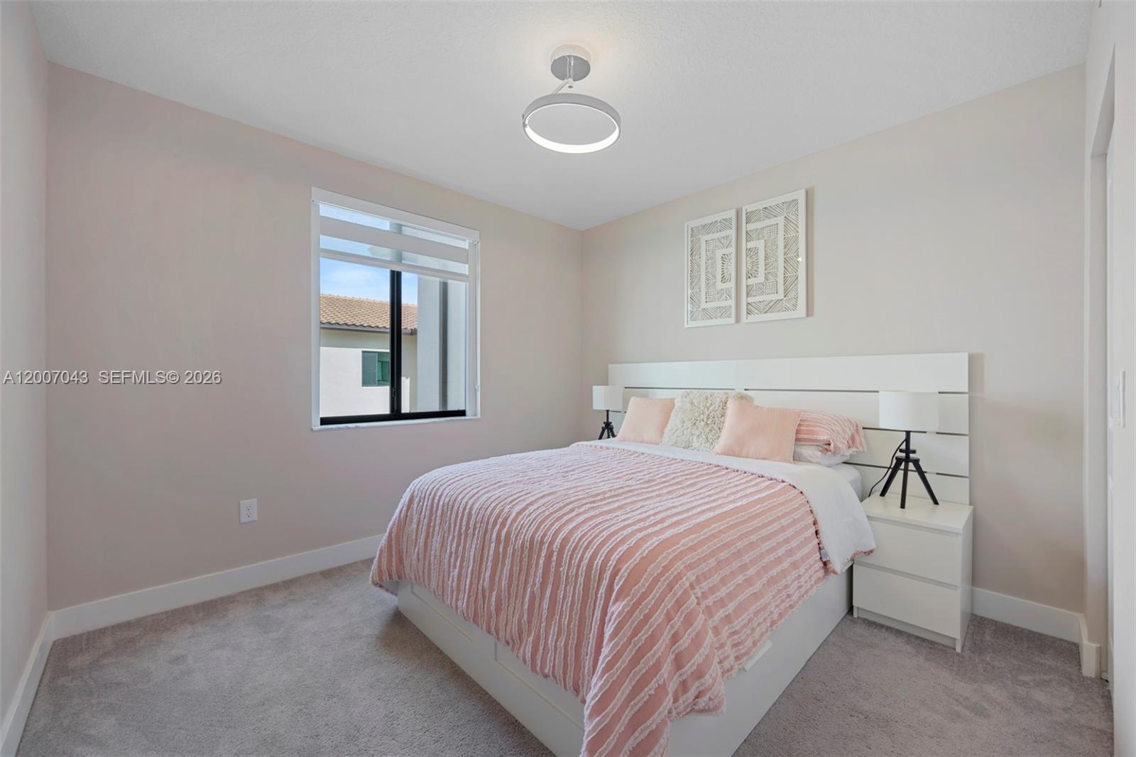 DOWNTOWN DORAL SOUTH PHAS - Residential