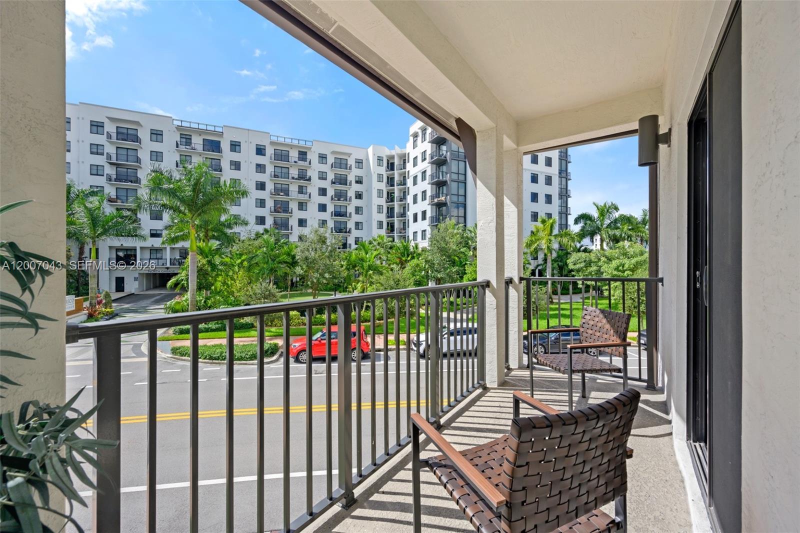 DOWNTOWN DORAL SOUTH PHAS - Residential